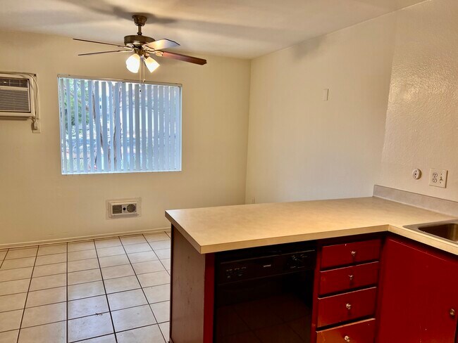 Foto del edificio - 5422 Adobe Falls Rd
