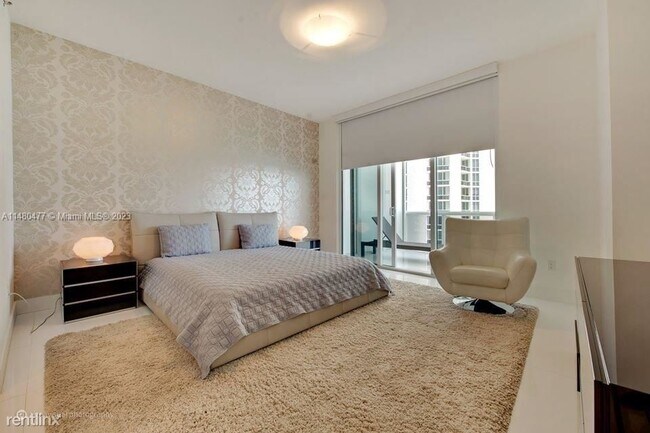 Foto del edificio - 3 br, 3.5 bath Condo - 15811 Collins Ave A...