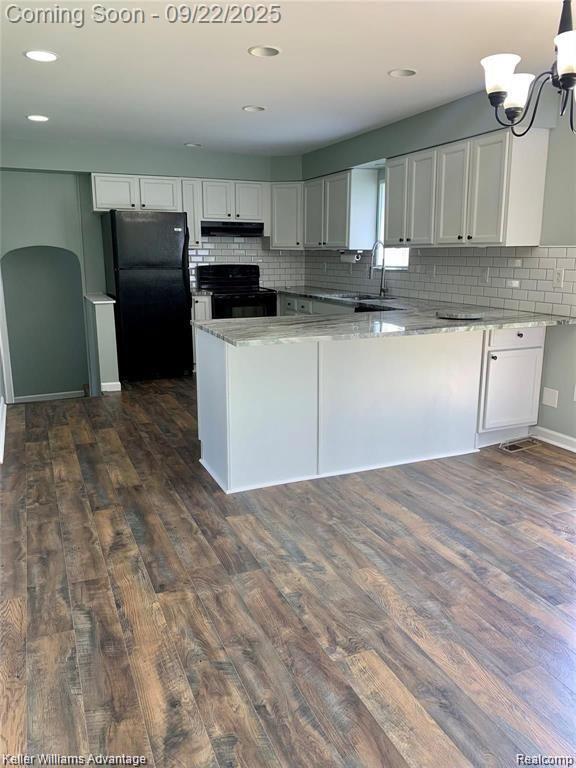 Building Photo - 689 Lucille Dr