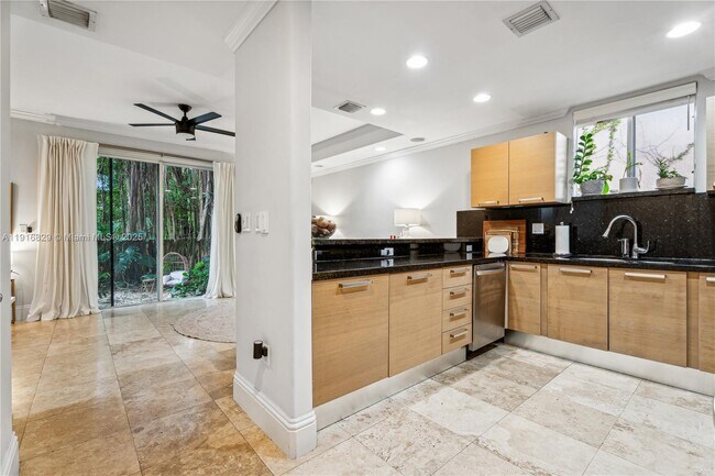 Foto del edificio - 3168 Ohio St