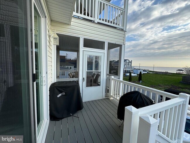 Foto del edificio - 8315 Bayside Rd