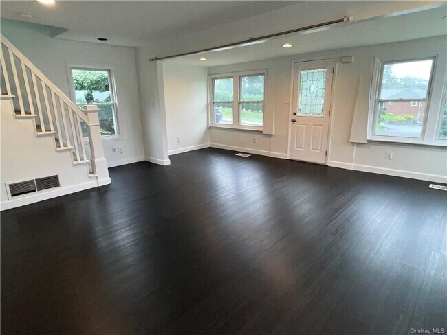 Building Photo - 29 Ramapo Rd