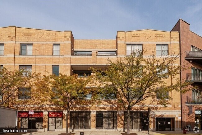 Building Photo - 2040 W Belmont Ave
