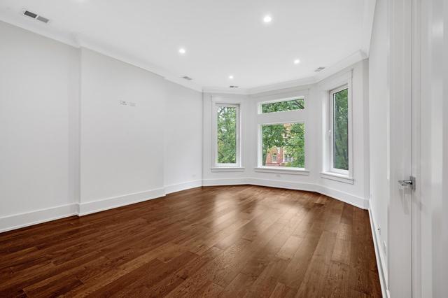 Building Photo - 653 W Wrightwood Ave