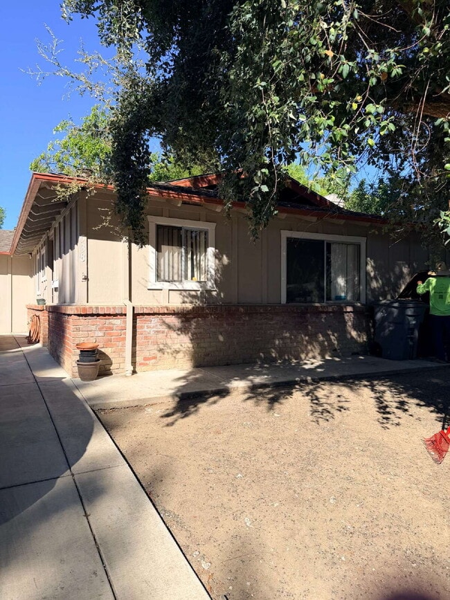 Building Photo - 538 Scripps Dr