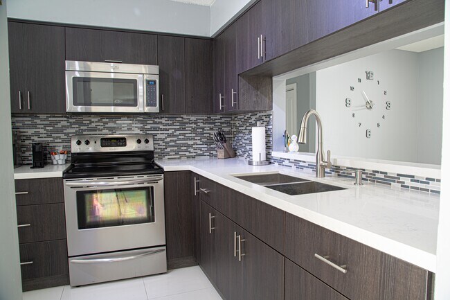Foto del edificio - 9035 SW 148th Ct