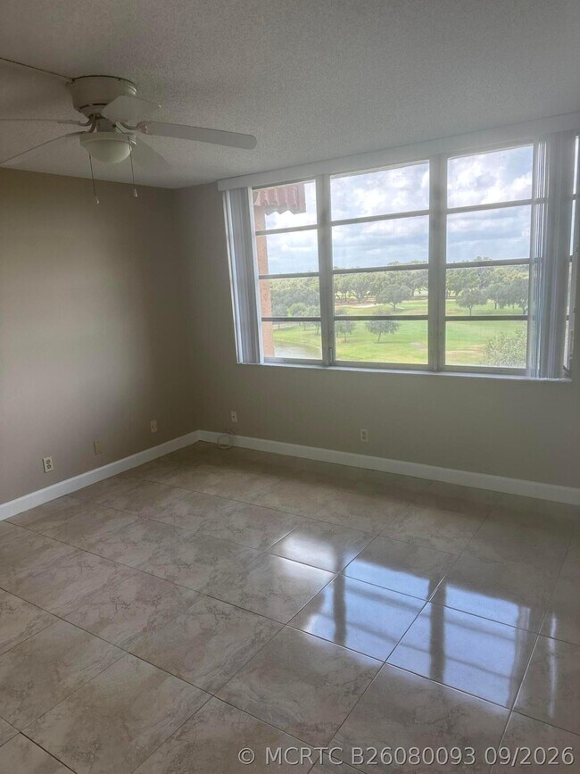 Foto del edificio - 3001 W Rolling Hills Cir