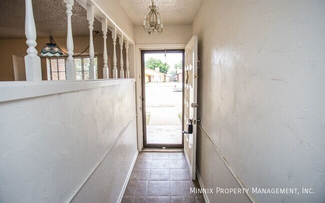 Foto del edificio - 2325 81st St