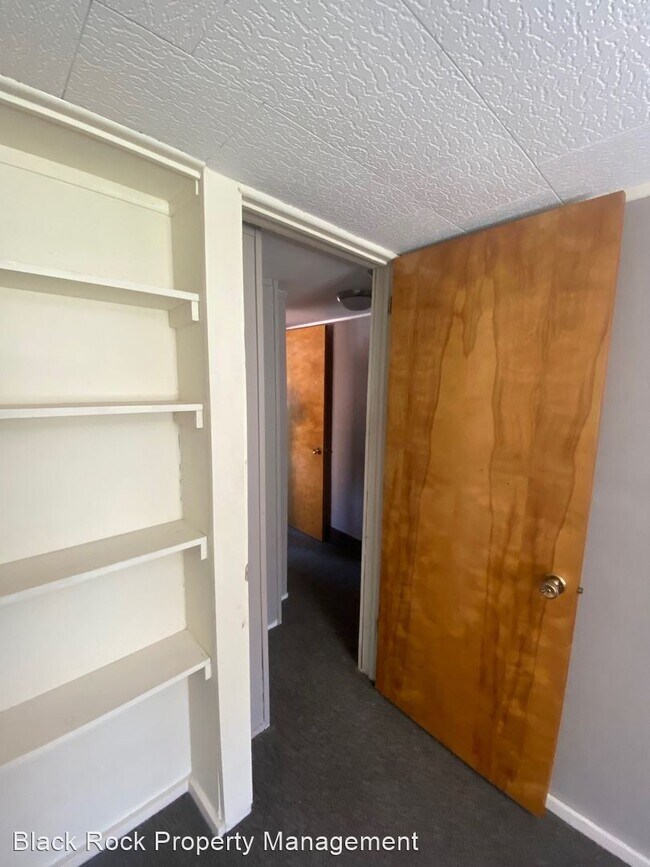 Building Photo - 3 br, 1 bath House - 324 E Abbott St