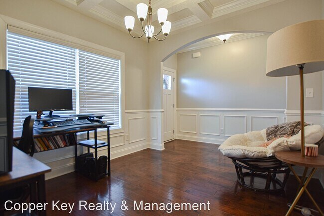 Building Photo - 4 br, 2.5 bath House - 1957 Sunset Meadows...