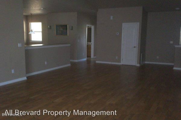 Primary Photo - 1015 Venetian Dr