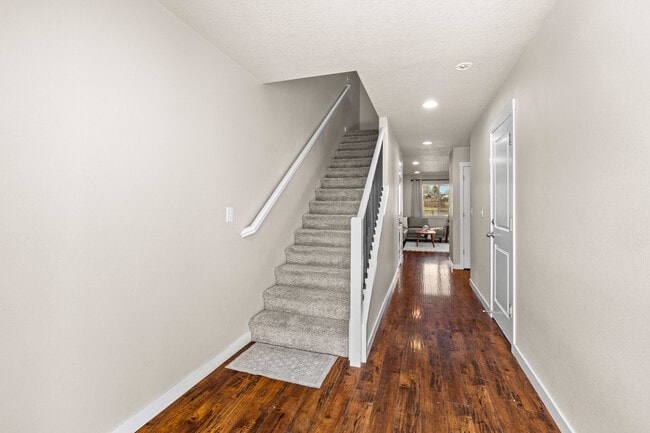 Entry - 108 NE 14th St