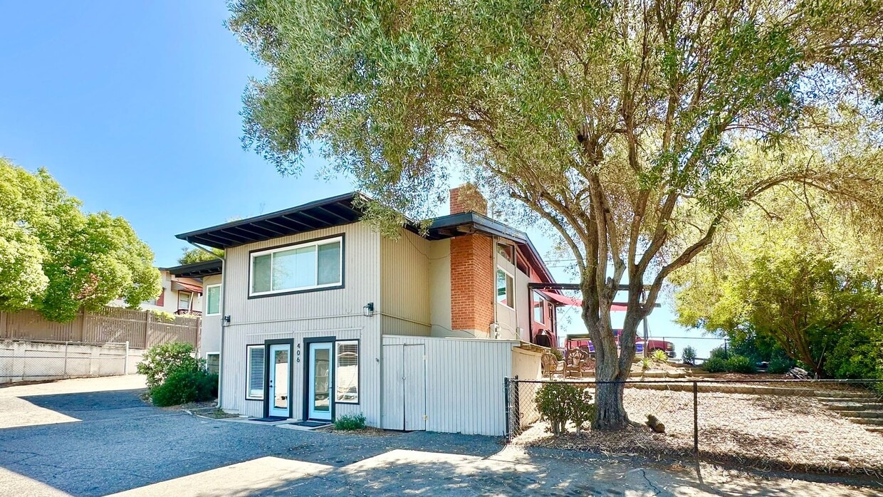 Upgraded & Remodeled Unit in Fallbrook! H... - Upgraded & Remodeled Unit in Fallbrook!  H...