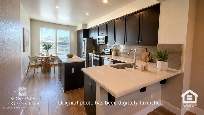 Foto del edificio - Modern 3-Story Living in Santa Rosa - Available Now!