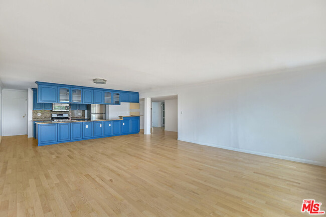 Foto del edificio - 440 S Roxbury Dr
