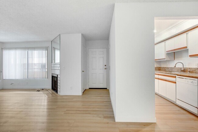 Foto del edificio - 10604 Wilkins Ave in Westwood