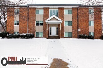 Building Photo - 4001 Holdrege St