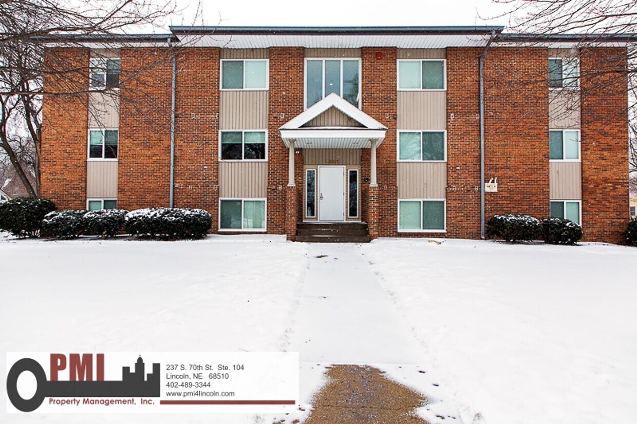 Primary Photo - 2 Bedroom and 1 Bathroom Apartment Availab...