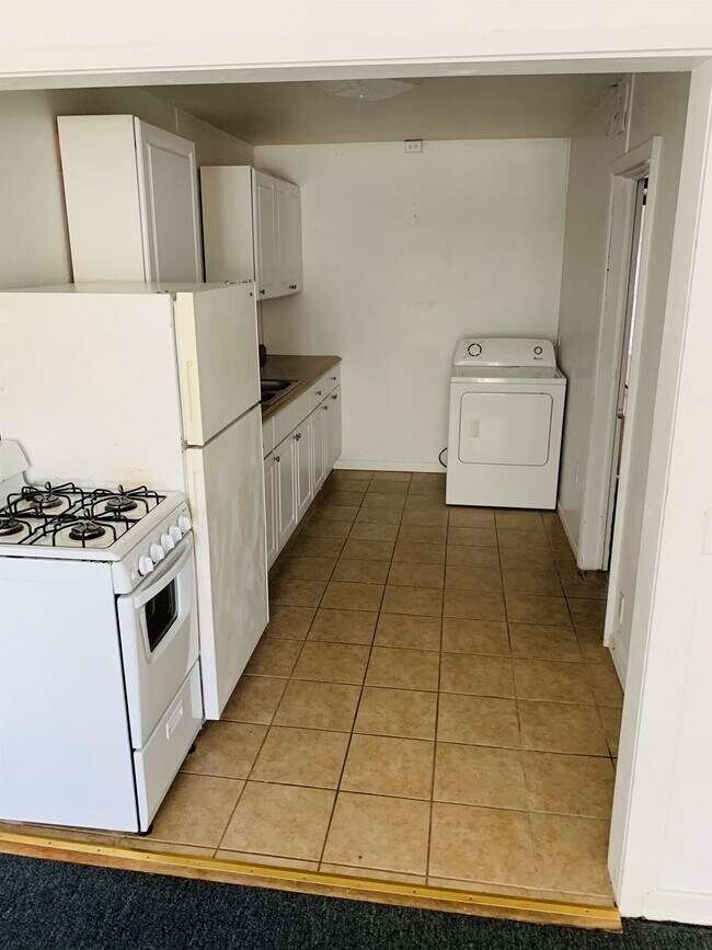 Building Photo - 267 Stoddard Ave