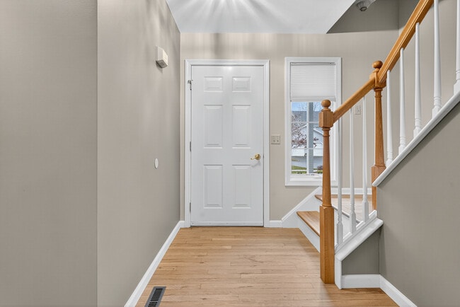 Building Photo - 43 Copley Rd