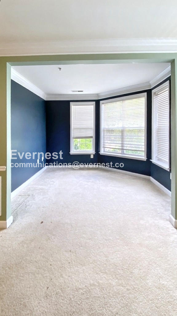 Foto del edificio - 2 Bed, 2.5 Bath Condo with In-Unit Laundry / Pet-Friendly / Coming Soon!