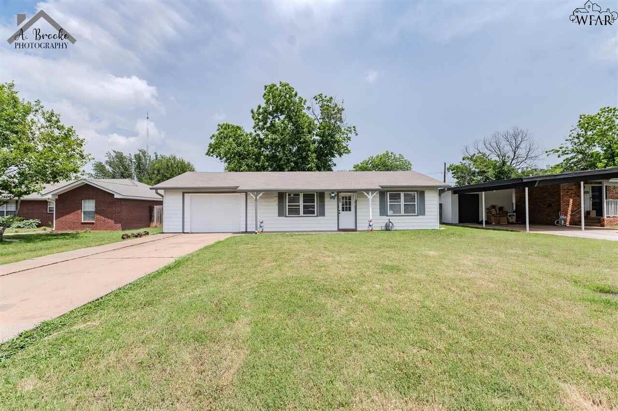 Primary Photo - 2111 Allen Rd