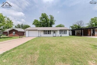Building Photo - 2111 Allen Rd