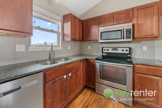 Building Photo - 2405-2407 E Coolwater St Duplex