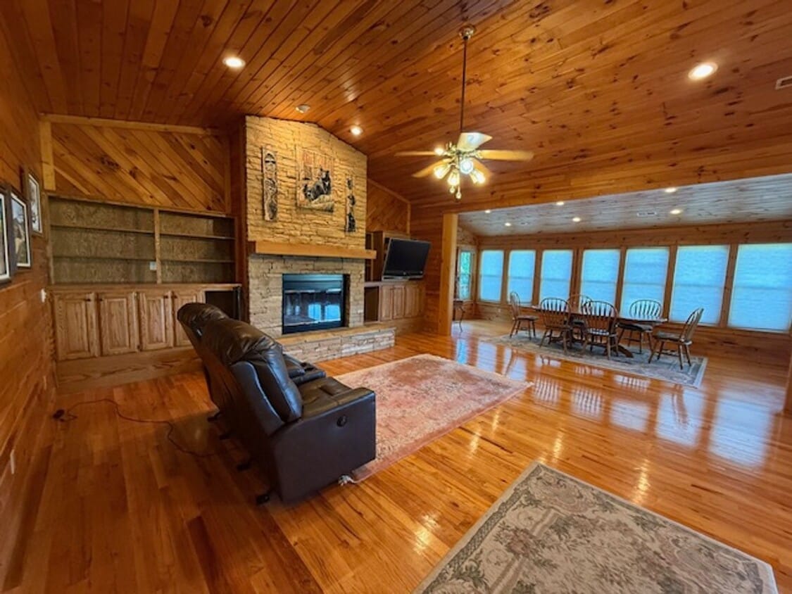 Primary Photo - 3850 Ravens Den Way