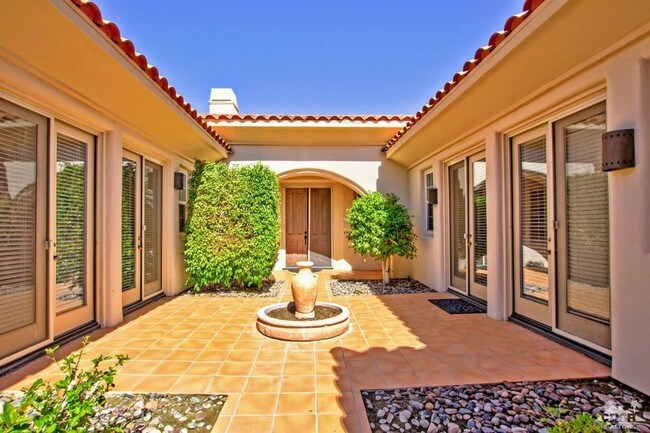 Building Photo - Luxury at the Citrus