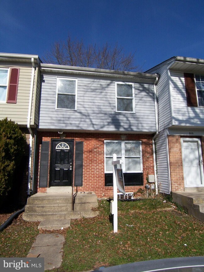 Building Photo - 604 Yorkshire Dr