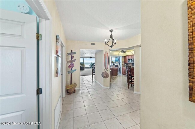 Building Photo - 925 N Hwy A1A