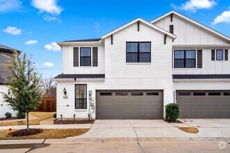 Building Photo - 1216 Lamar Dr