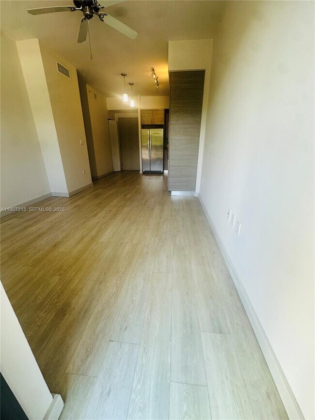 Foto del edificio - 817 SE 2nd Ave