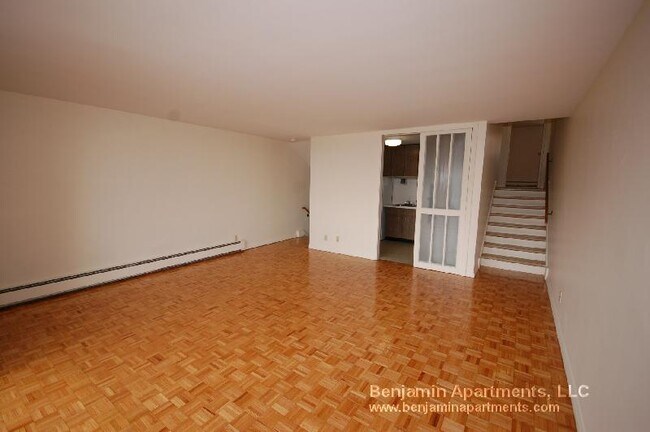 Building Photo - 133 Chiswick Rd