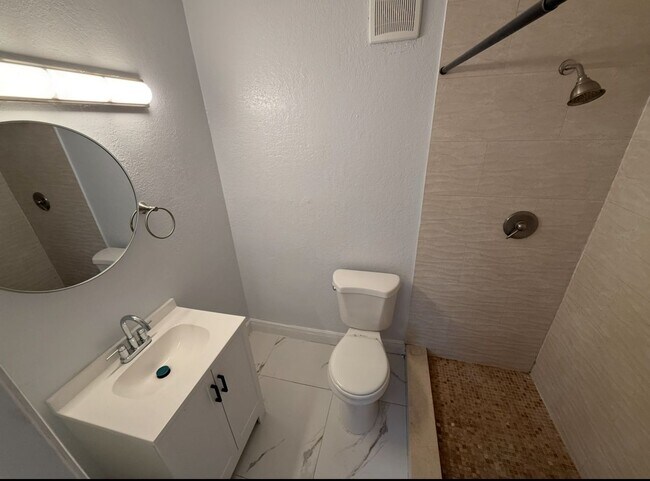 Foto del edificio - 1651 SW 40th Terrace