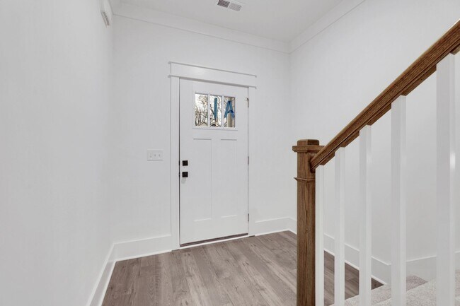 Building Photo - Luxury Downtown Townhome!