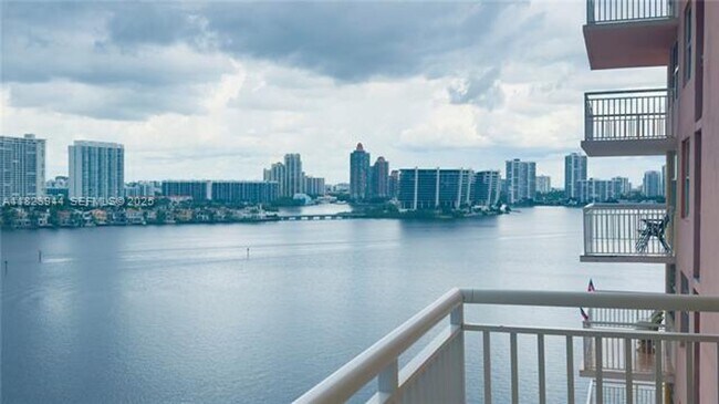 Foto del edificio - 251 174th St