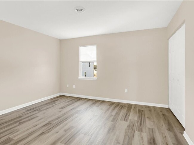 Building Photo - 809 Old Silver Spring Rd