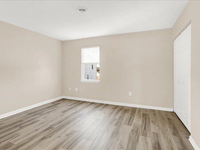 Foto del edificio - 809 Old Silver Spring Rd