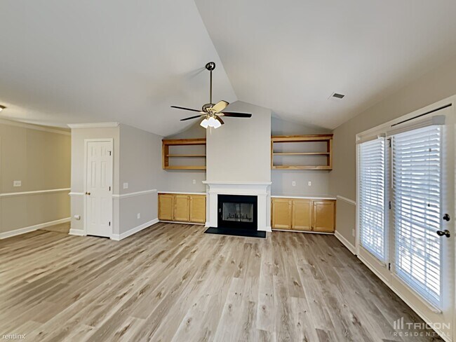 Building Photo - 1336 Parliament Lake Dr
