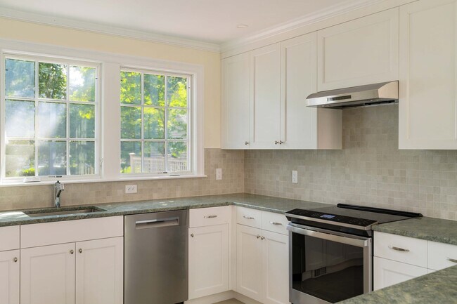 Building Photo - 48 Gorham Ave