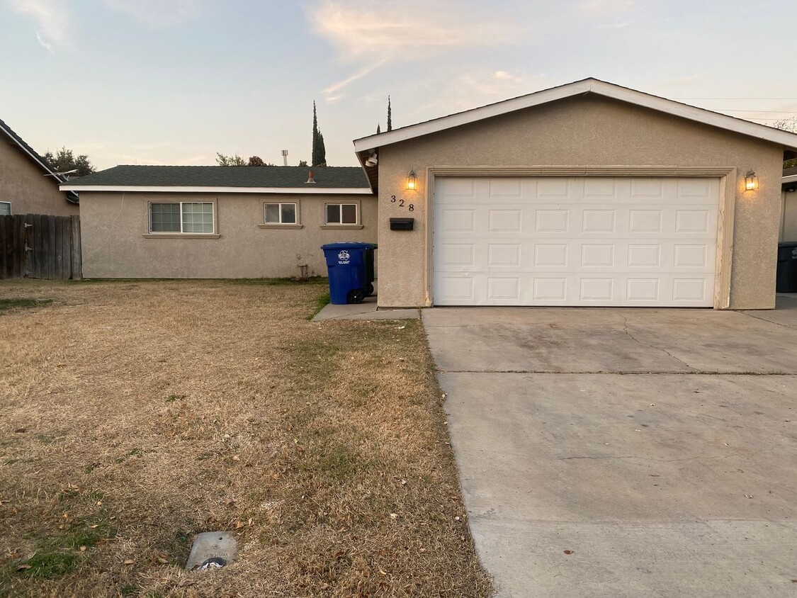 Primary Photo - 3 bedroom home with newly remodeled kitchen!