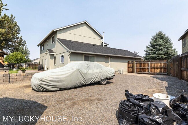 Building Photo - 4 br, 3 bath House - 2253 NW Oak Court