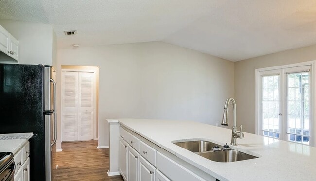 Building Photo - 4635 Squire Hollow Dr