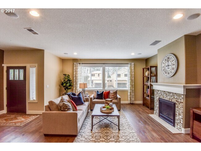 Foto del edificio - 3769 SE McKenzie Ave