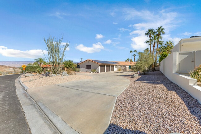 Building Photo - 39124 Channel Dr