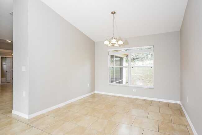 Building Photo - 10433 Calle De Flores Dr