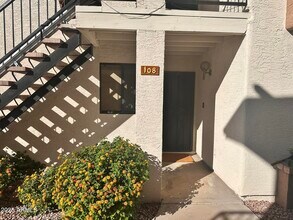 Building Photo - 16615 E Gunsight Dr
