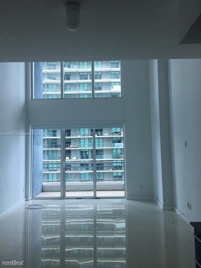 Foto del edificio - 2 br, 2.5 bath Condo - 60 SW 13th St Spect...